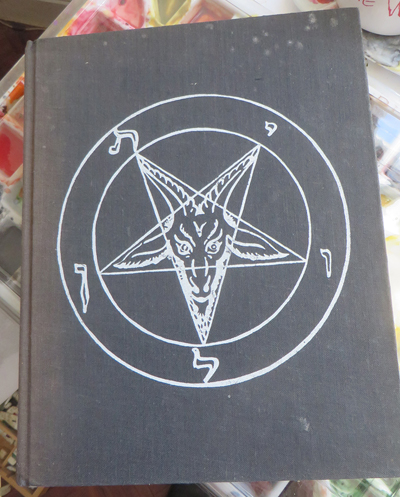 According to Wikipedia, The Sigil of Baphomet first appeared on the cover of The Satanic Mass in 1968, but here it is on the cover of A Pictorial History of Magic and the Supernatural by Maurice Bessy, a book that I bought when I was thirteen that’s copyrighted 1961. This is the cover of the English edition, first published 1964